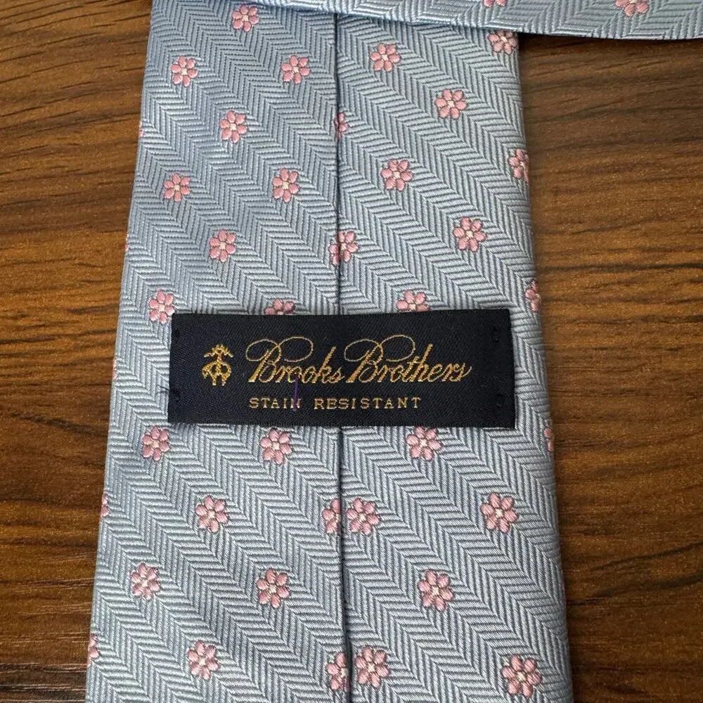 BROOKS BROTHERS Stain‎ Resistant Pink Blue Floral Silk Tie Made In USA 59